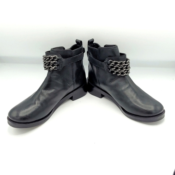 Tory Burch Bloomfield Chain Leather Bootie in Black Size 6.5 M - Picture 7 of 16
